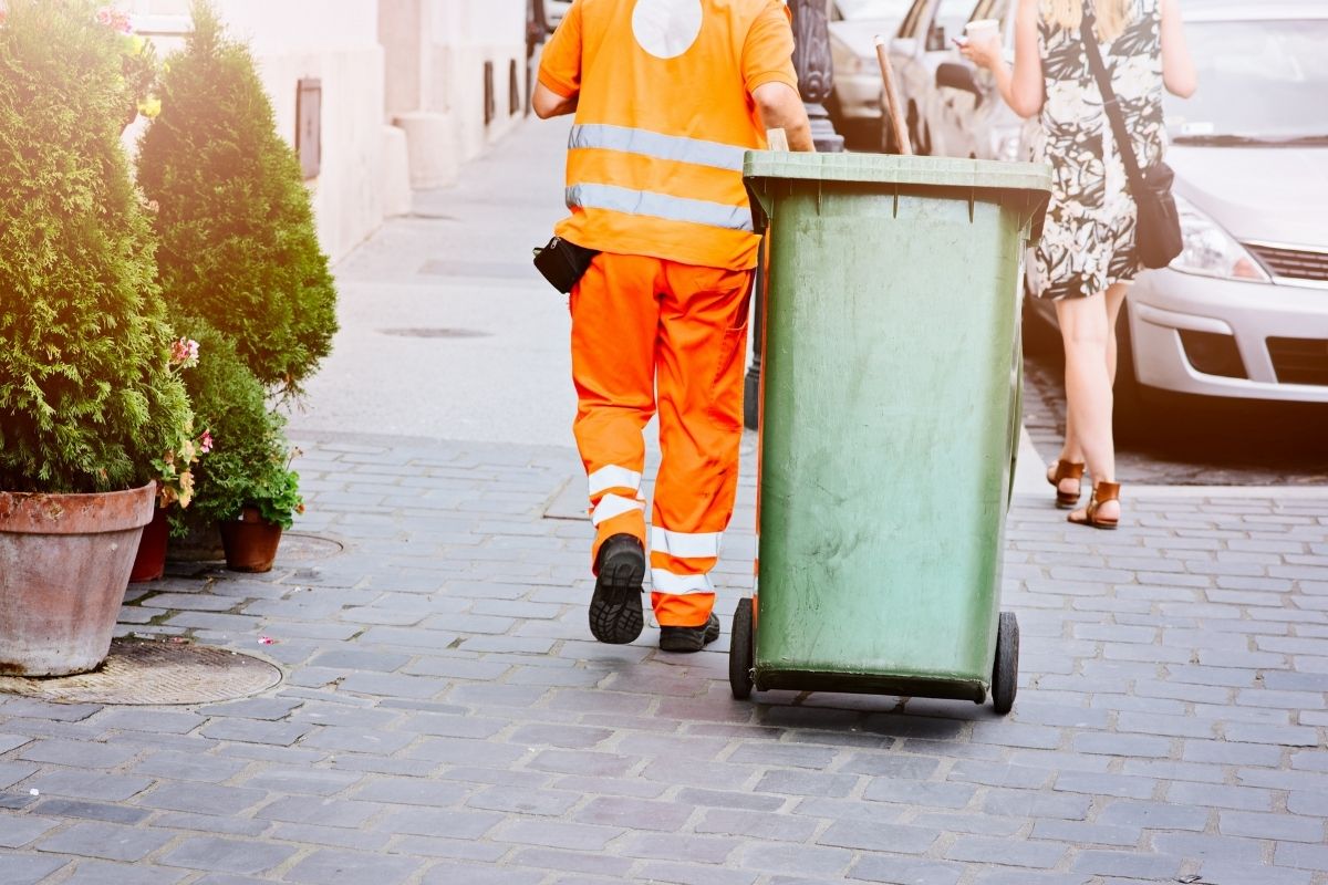 What a Waste Cleanup Company Can Do for Your Industry